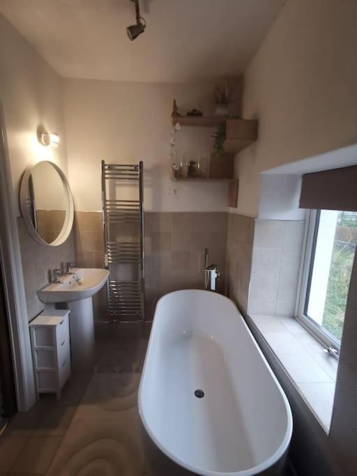 Prime Location For Snowdon, Family And Dog Friendly! Villa ลานเบอริส ภายนอก รูปภาพ