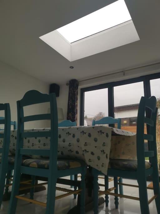 Prime Location For Snowdon, Family And Dog Friendly! Villa ลานเบอริส ภายนอก รูปภาพ