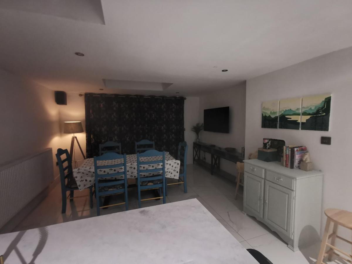 Prime Location For Snowdon, Family And Dog Friendly! Villa ลานเบอริส ภายนอก รูปภาพ